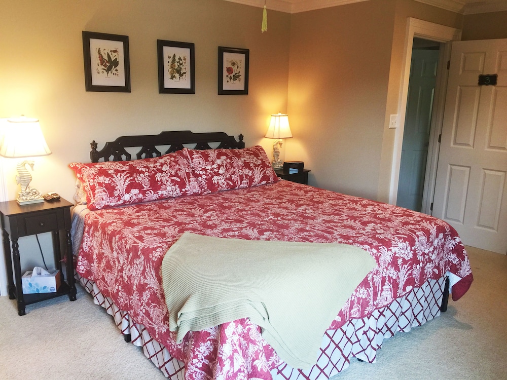 The B & B at Queenslake