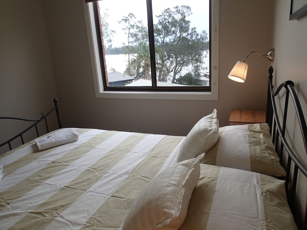 Dungowan Waterfront Apartments