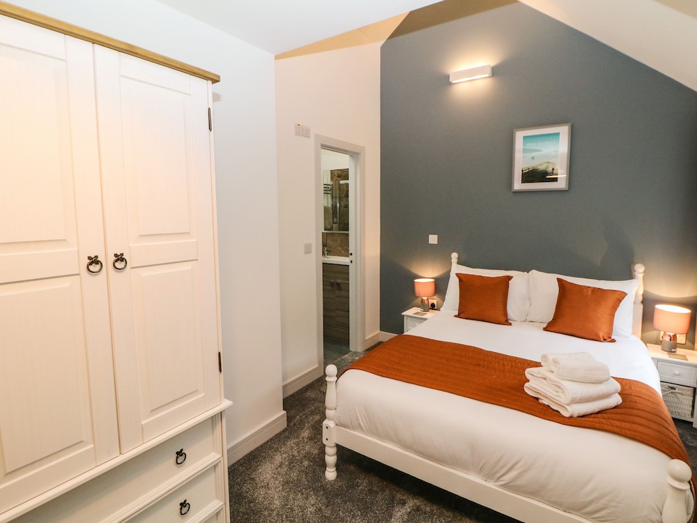 1 Orchard View