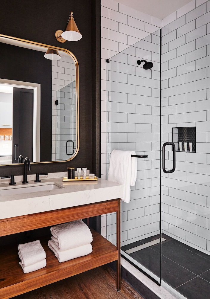 Hartford Vacations - The Blake Hotel - Property Image 15