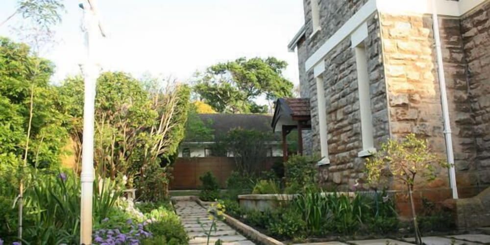Reading House