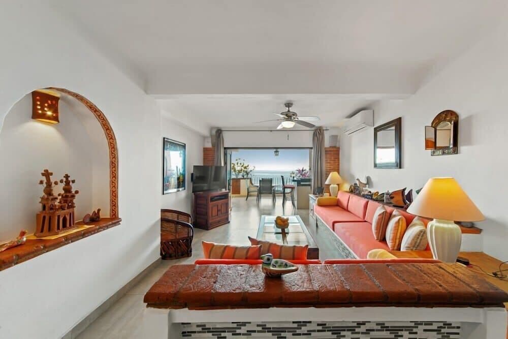 Ocean View 2Br Condo-balcony-beach-pool - 603