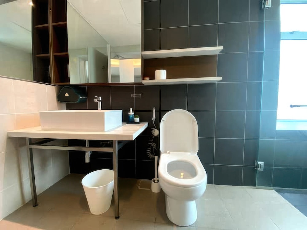 VERVE Suites KL South Apartments & Condo