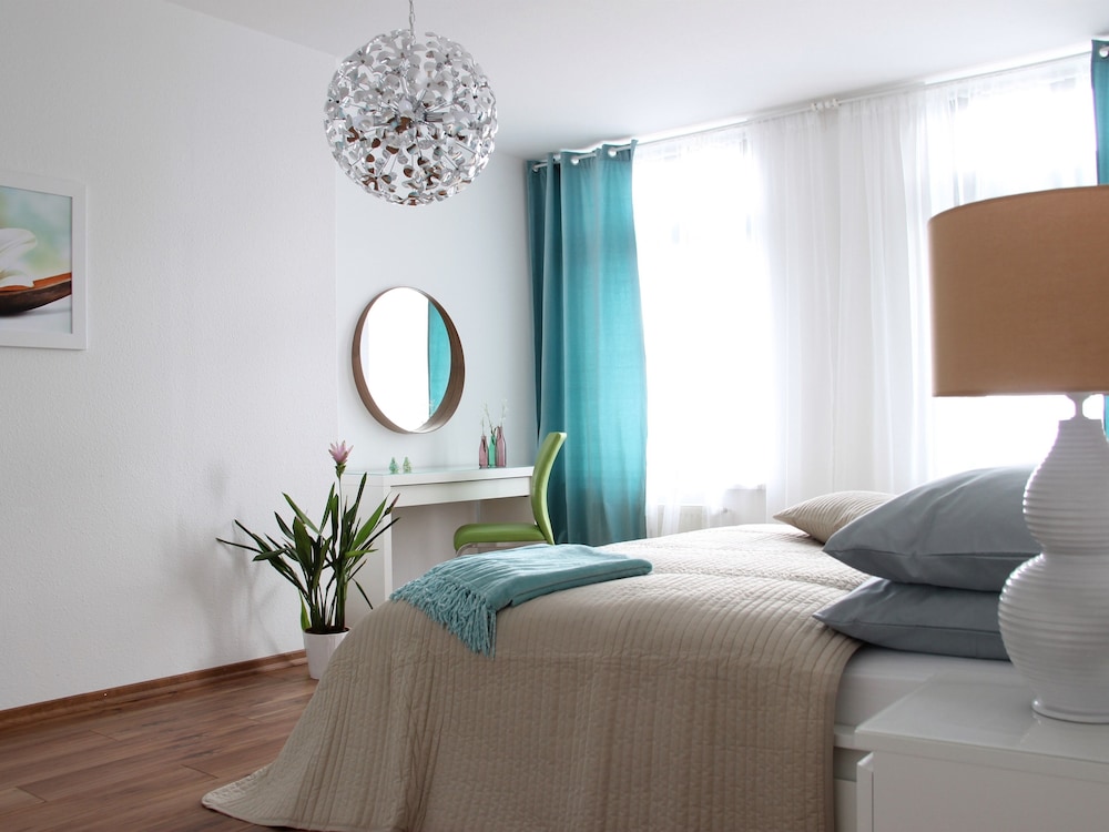 Leon Apartments
