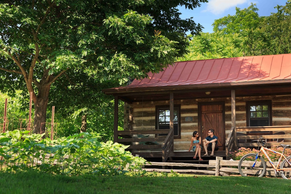 Fort Lewis Lodge