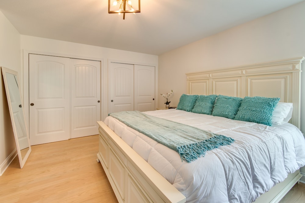 Peoria Vacations - Prime Peoria Retreat w/ Deck  Fireplace! - Property Image 3