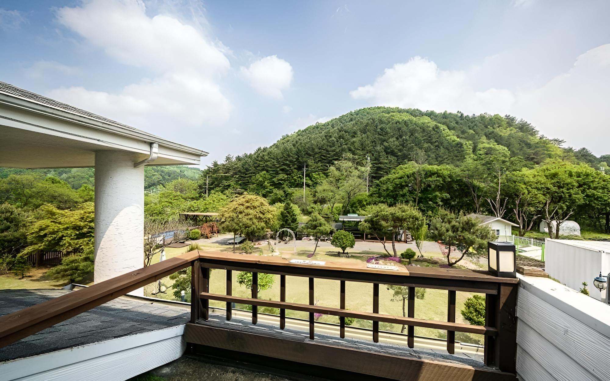 Yangpyeong Happy Story Pension view 3