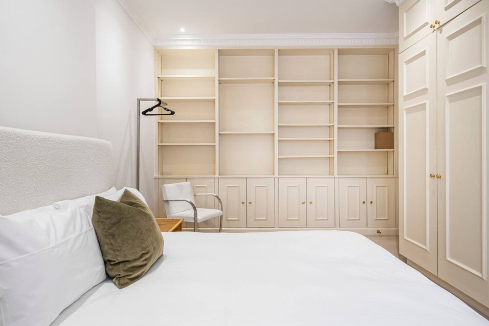 Luxury 3BR Mayfair Apartment Near Green Park