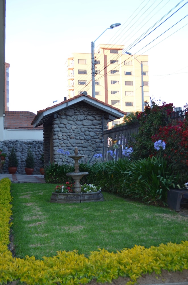 Photo 12