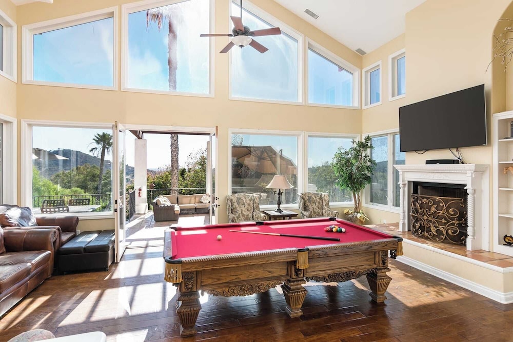 Private Estate w/ Pool, Hot Tub & Fire Pit Near Encinitas The Ranch by Avantstay