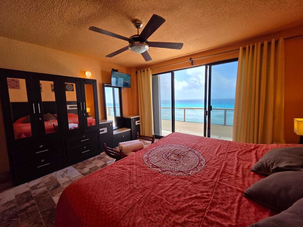 Ocean view condo with balcony hotel zone