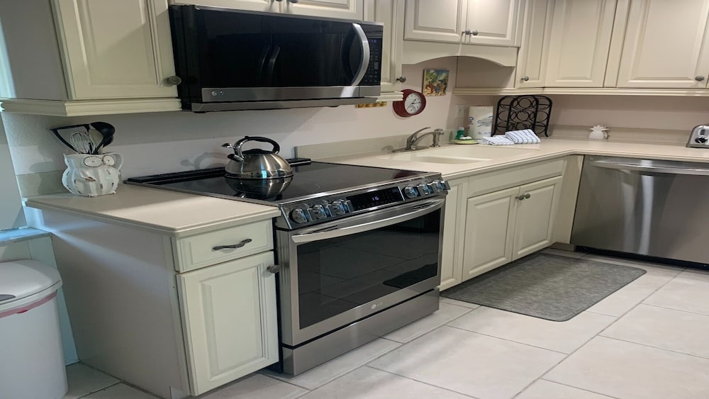 Anchorage Resort 2nd Floor 2 Bedroom Condo Facing IntraCoastal Waters 2 Condo