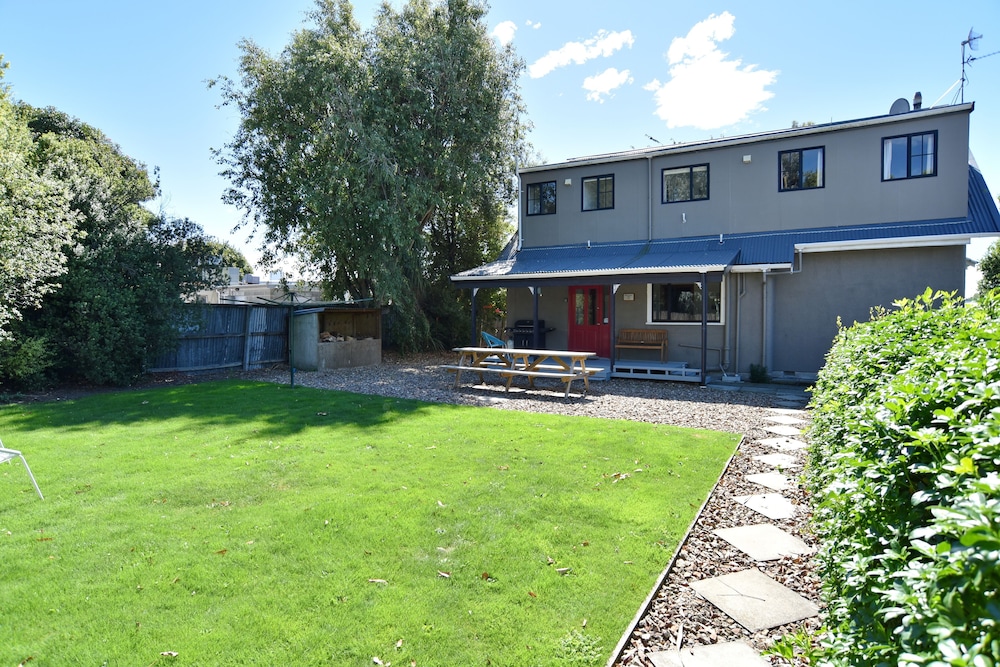 Racecourse Villa
