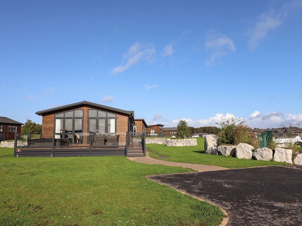 28 Delamere Point