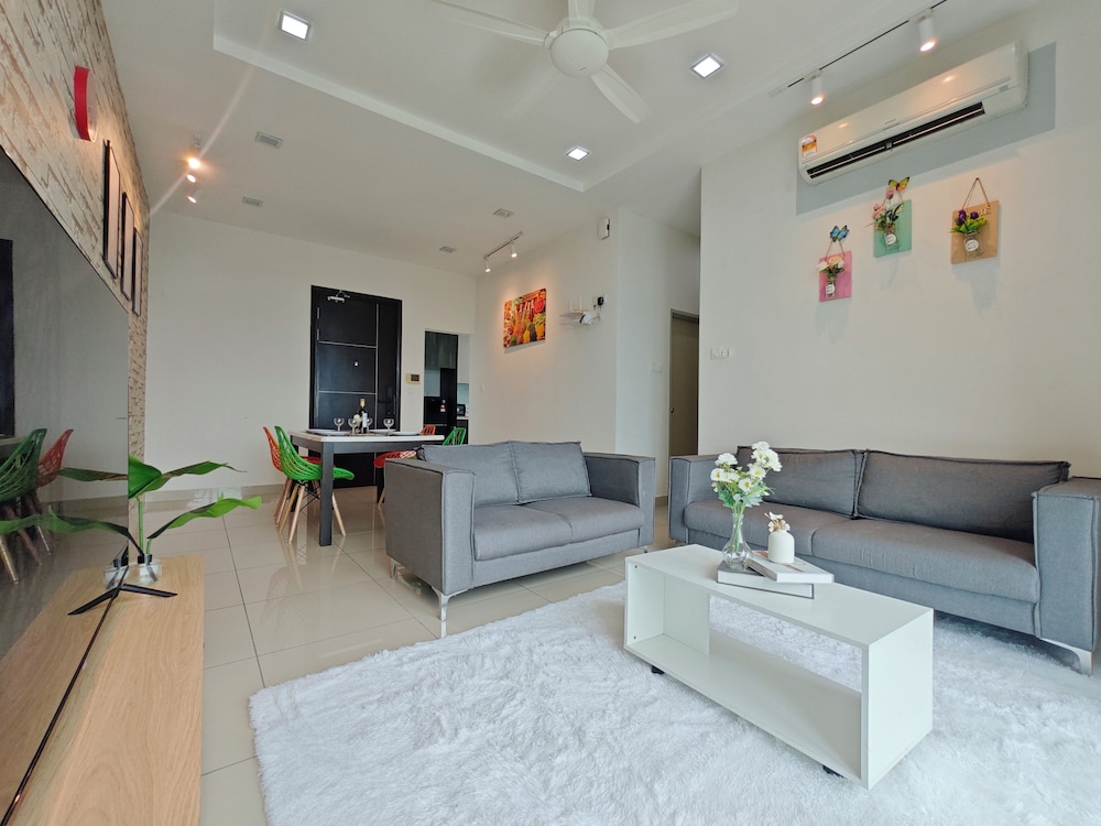 Kempas Dsummit Residences by Antlerzone