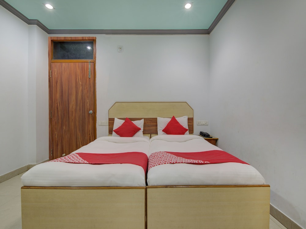 OYO 4275 Hotel Sunraj Residency - Property Image 19