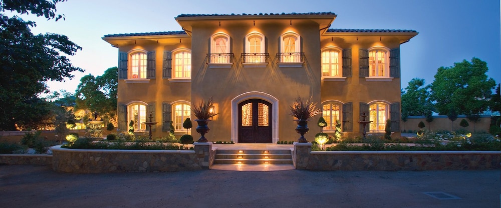 Villa Arden Hills