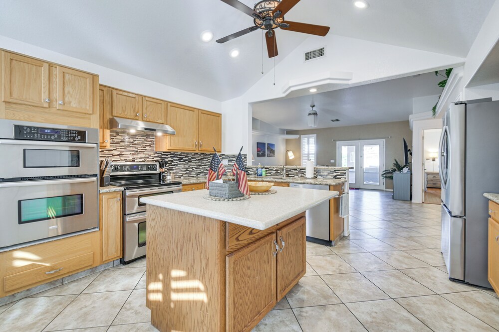 Grill, Fire Pit & Pool: Lake Havasu City Home!