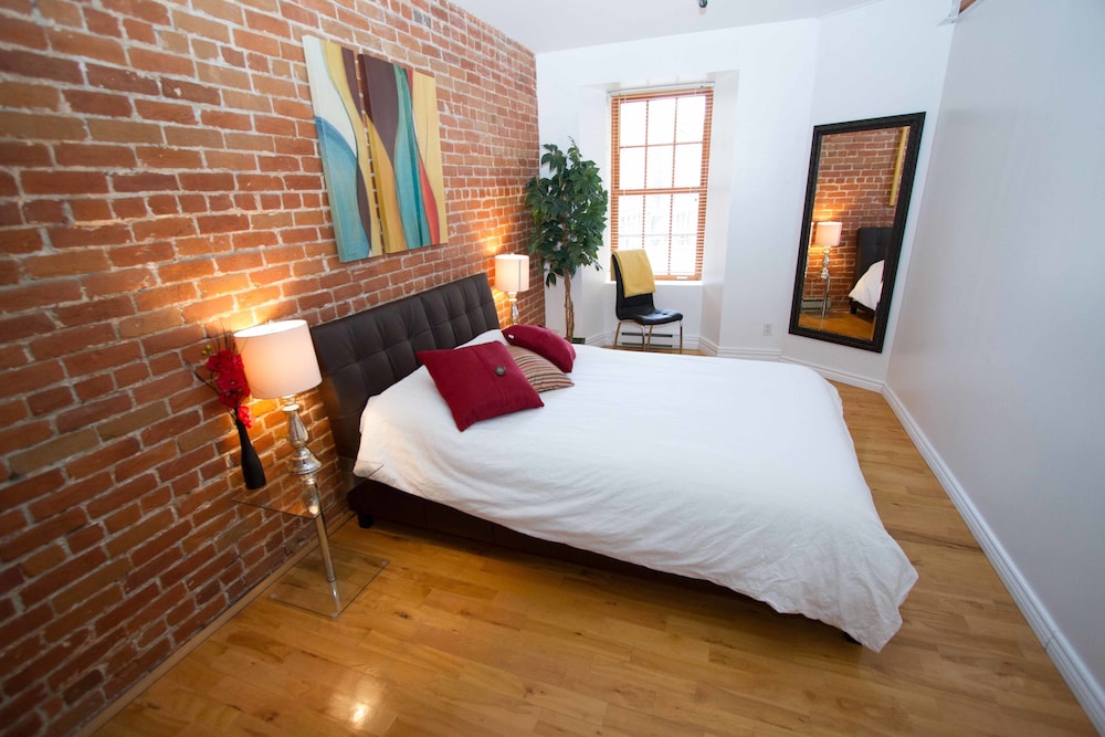 LikeAHotel - Les McGill, Vieux Montreal - Image 5