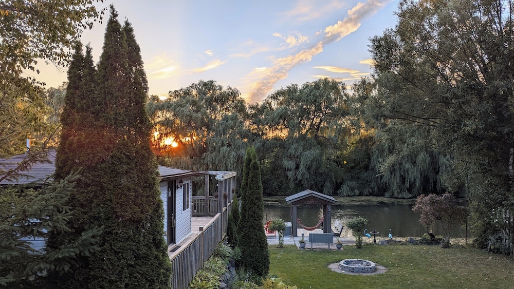 Niagara Creekside B&B