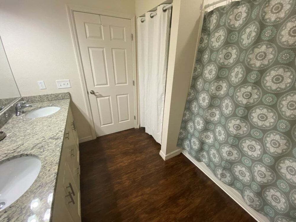 Family Retreat 3 Miles To Disney & Attractions 3 Bedroom Townhouse