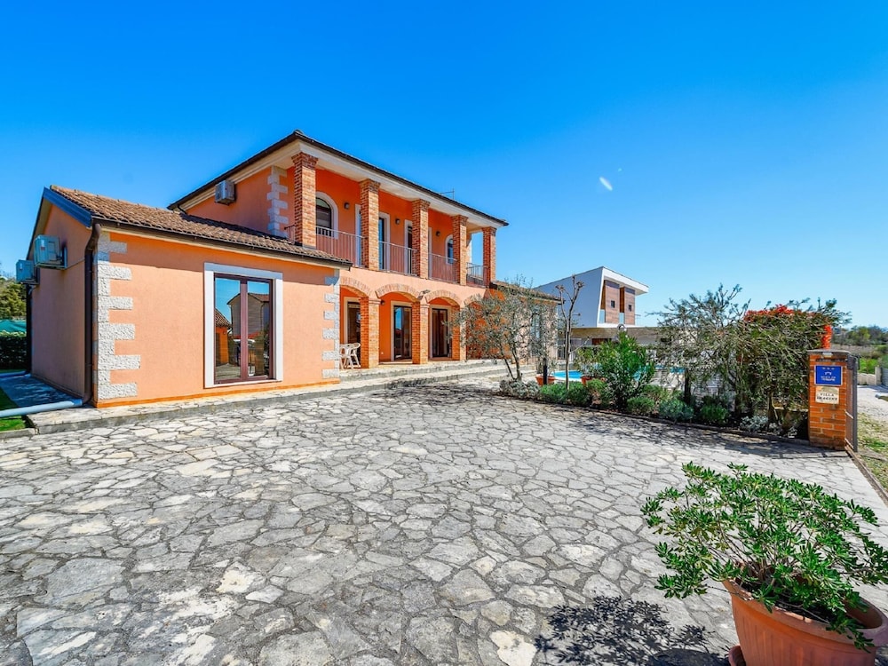 Spacious Holiday Home in Visnjan With Private Pool view 4