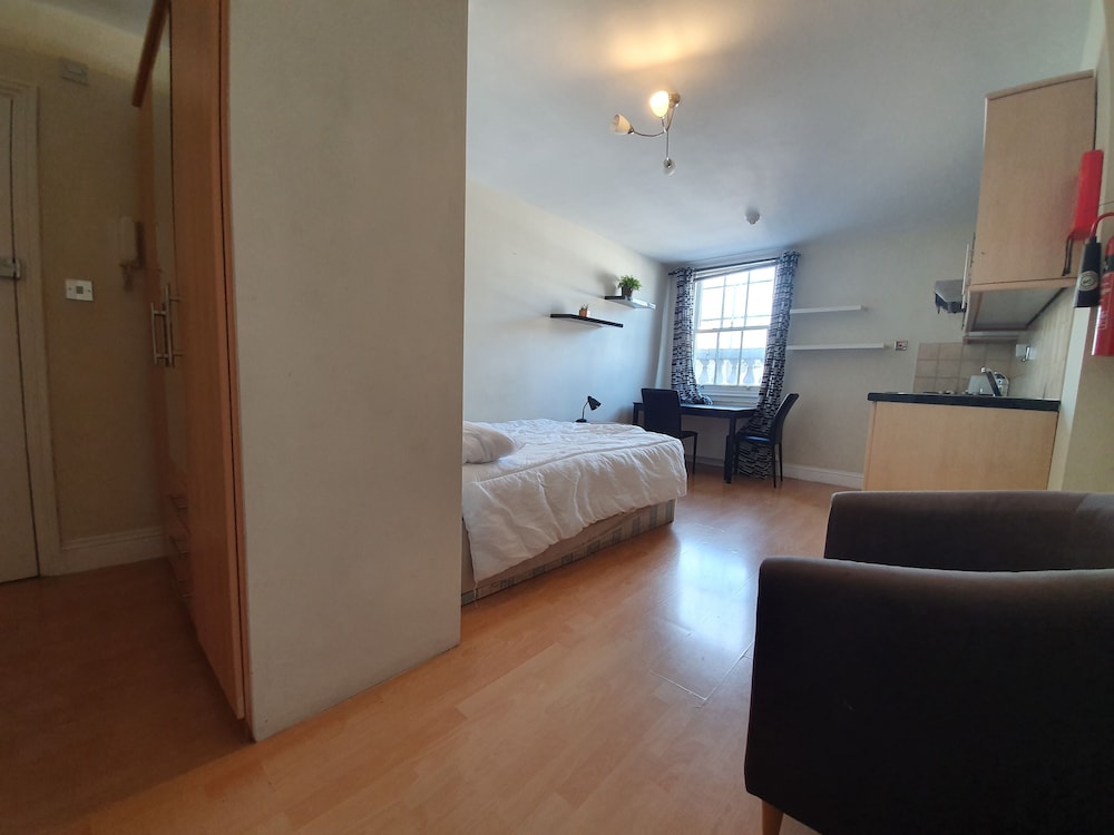 Studio Apartment in South Kensington 1