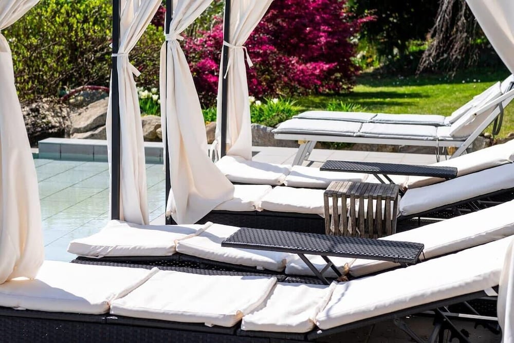 Family Friendly Italian Lakes Holiday Rental With Pool