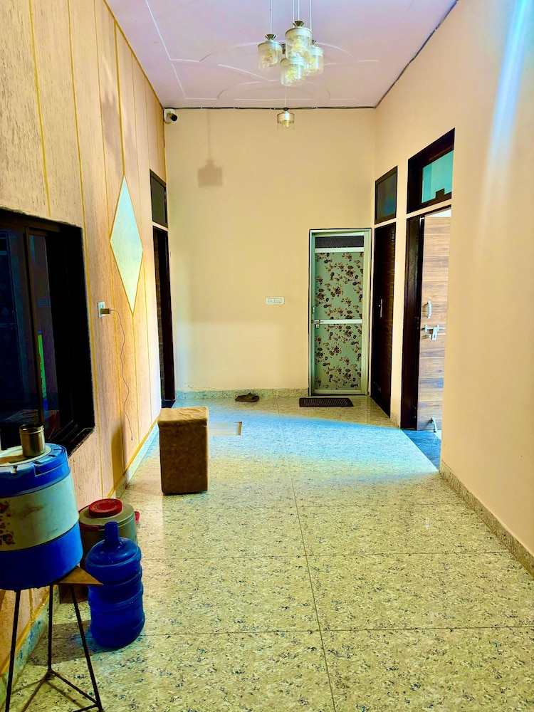 Hotel Rameshwaram Palace