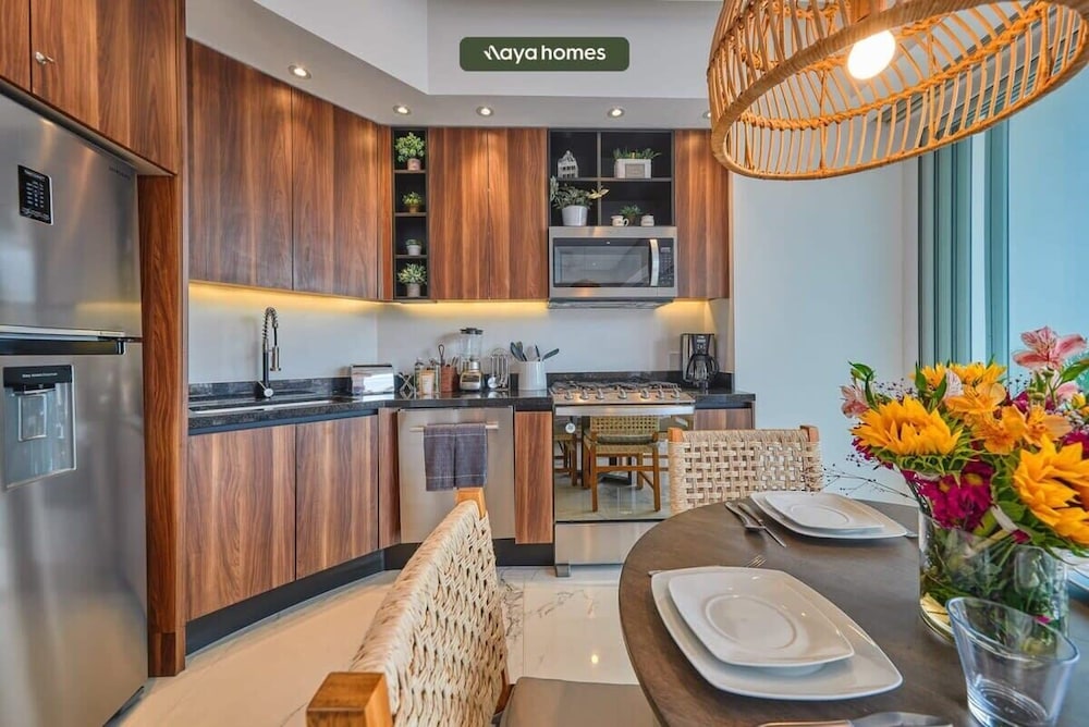 Luxurious 1BR Condo in Zona Romantica - Pool