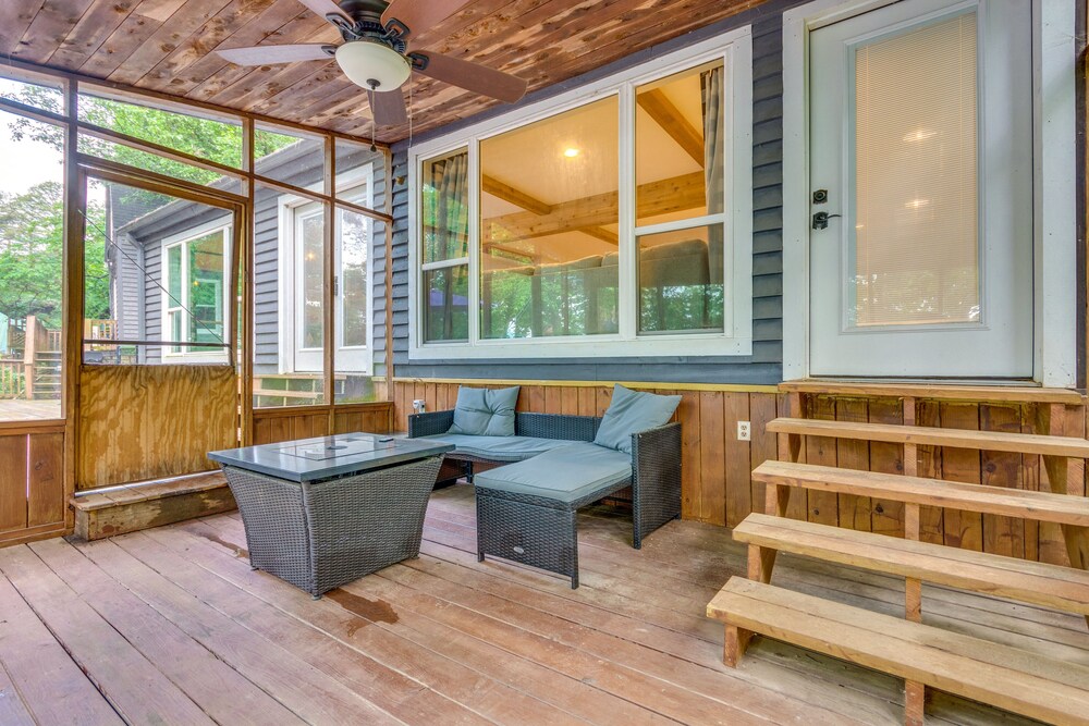 Scranton Vacations - Lakefront Arkansas Abode - Deck, Grill Fire Pit - Property Image 3