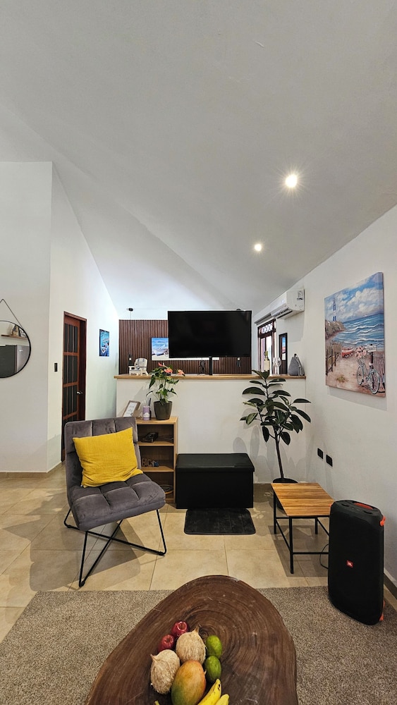 Zoa Villas - 2 minutes to the beach