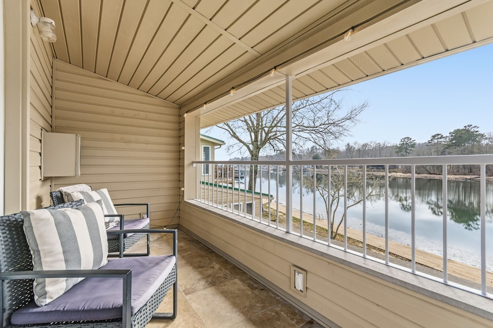 Clearwater Golden Escape On Lake Hamilton 2 Bedroom Condo