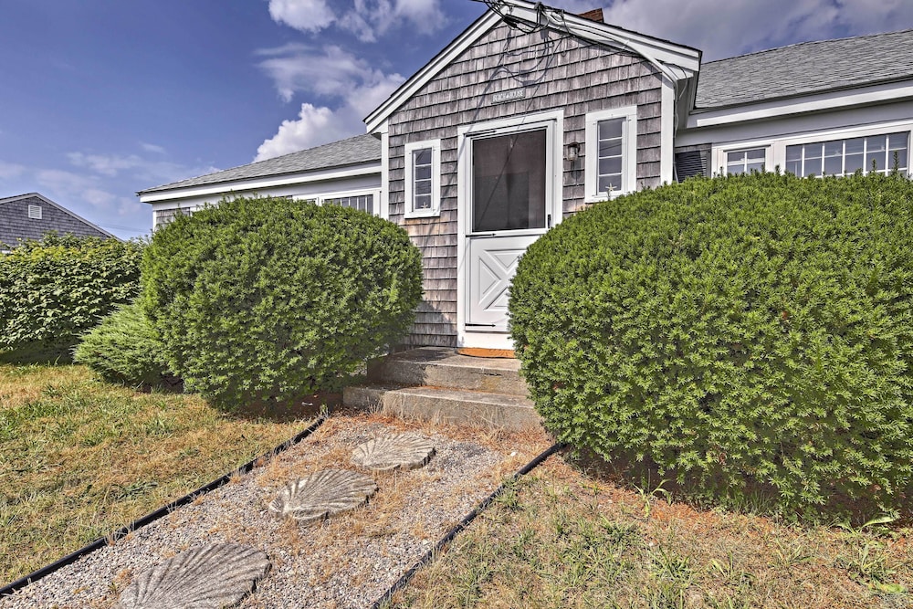 Walk to Craigville Beach: Cape Cod Gem w/ Patio