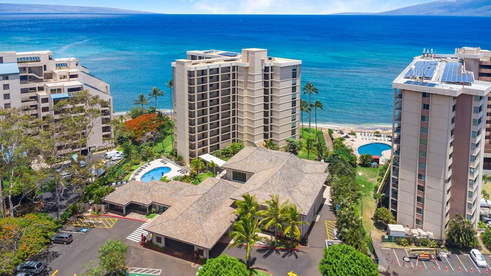 Ocean Views Luxury Amenities Beachfront Retreat