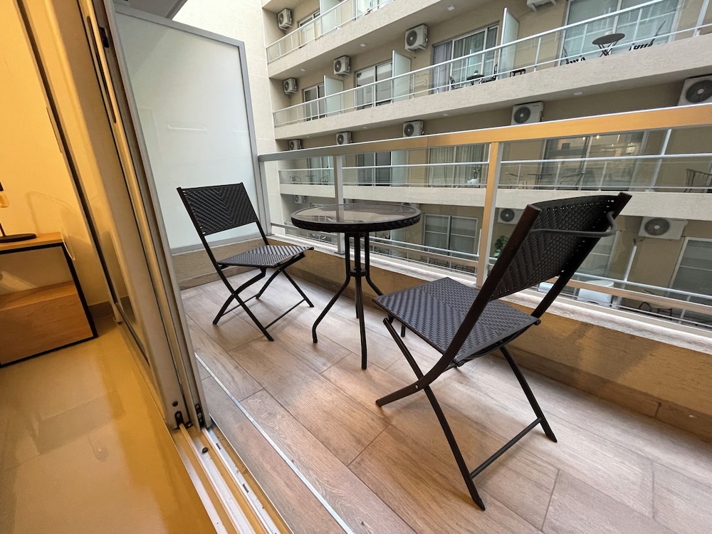 Ayres Suites Moreno