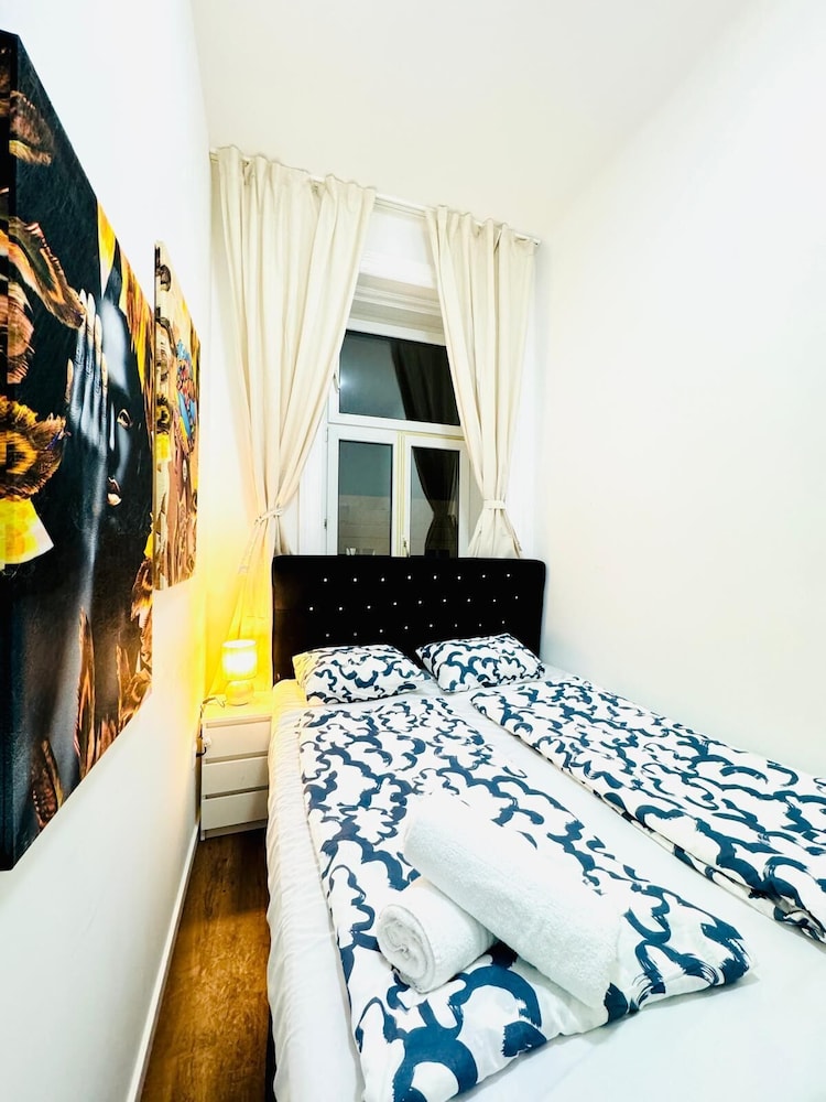 Affordable 5BR Apt Near Atzgersdorf