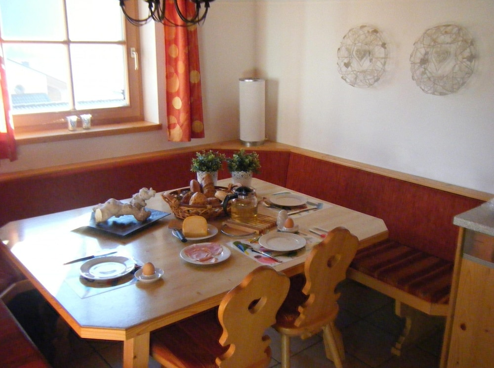 Quiet Chalet With Sauna in Konigsleiten