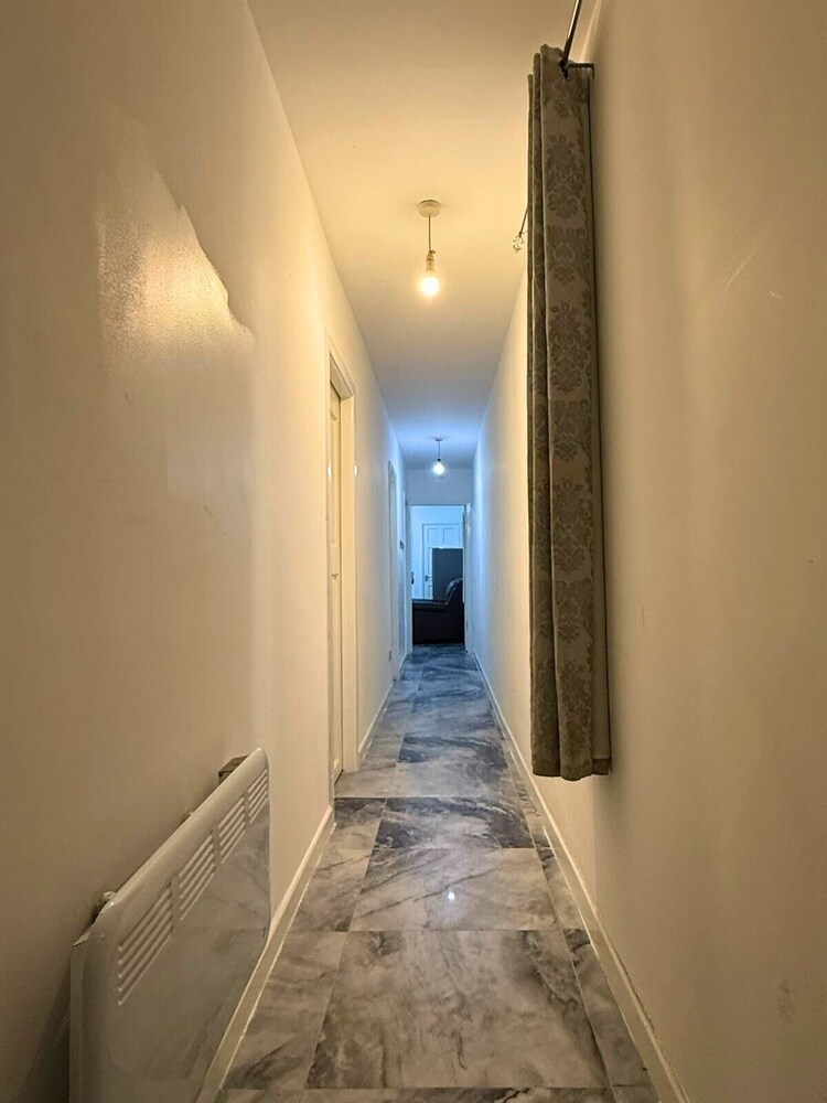 Modern 2 Bed Flat - Ideal for Families