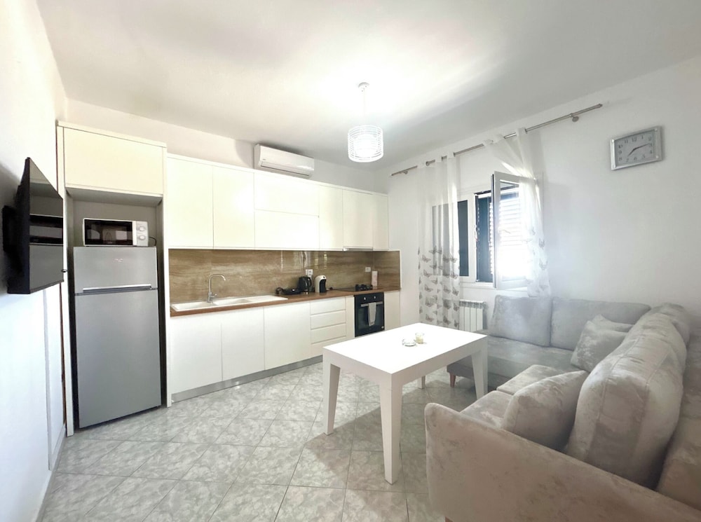 Ishëm Greenview Apartments