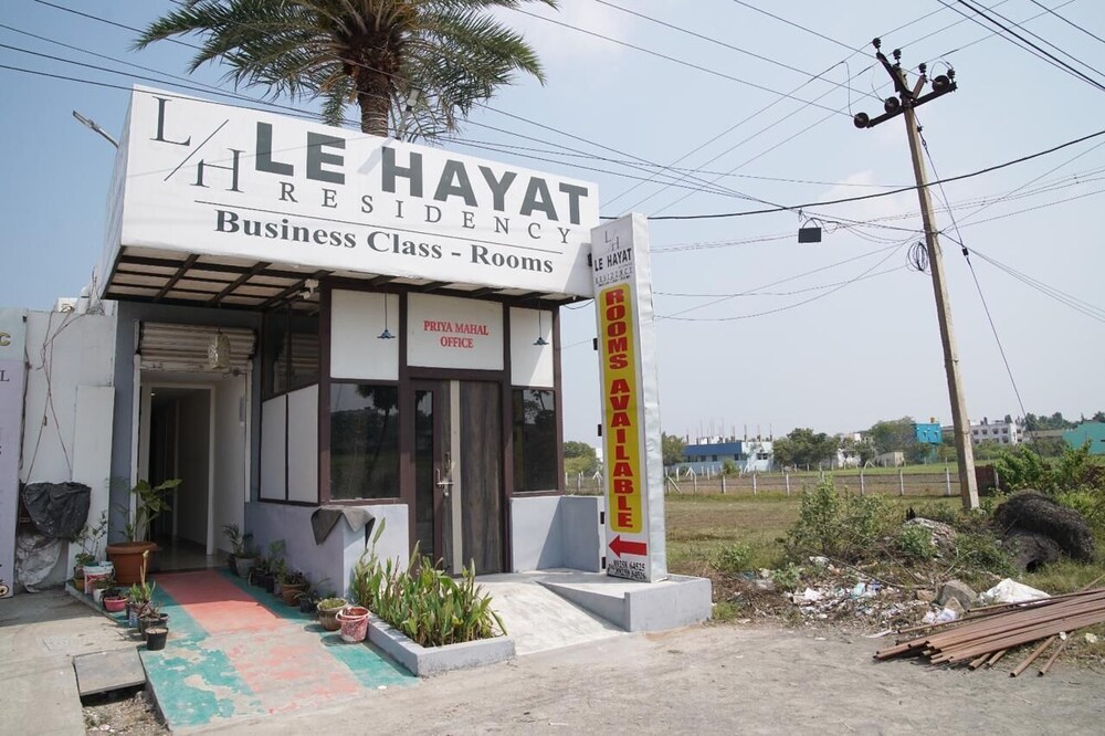Hotel Le Hayat Residency