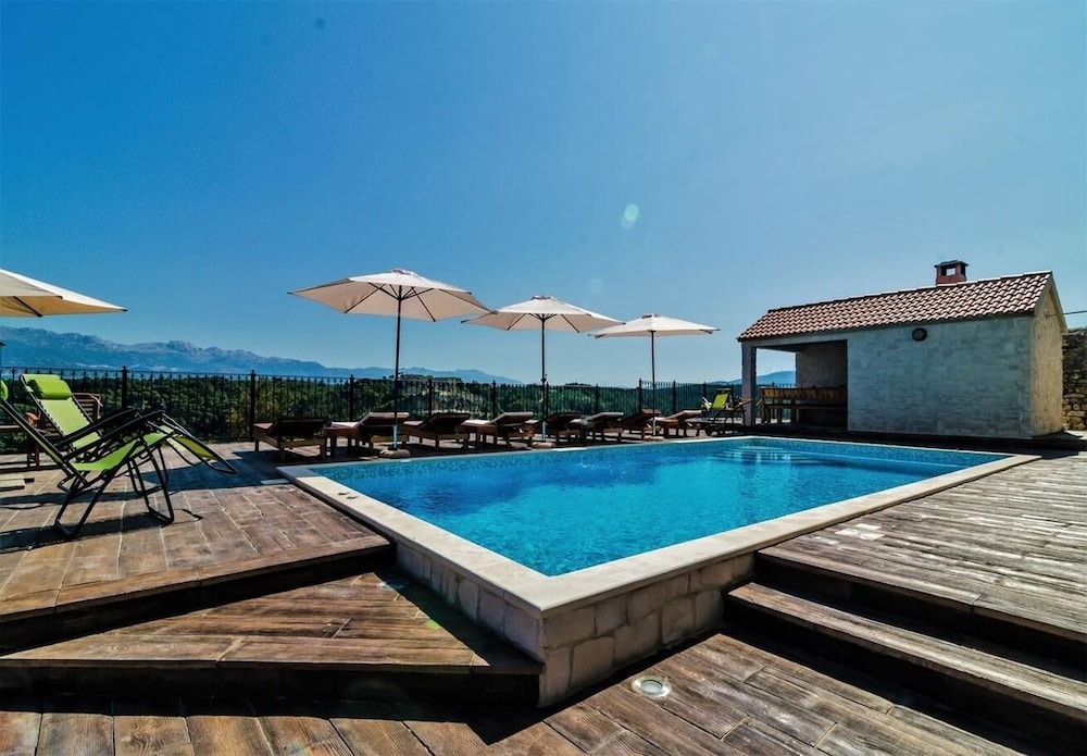 Luce - Pool and View - A1 en Novigrad — recepcion & lobby