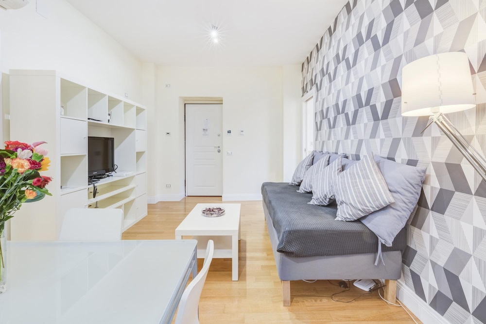 Gonfalone Residence Viola