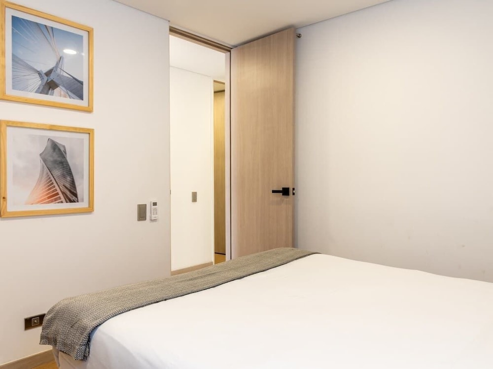 Fancy 3brw/ Balcony in Laureles Medellín