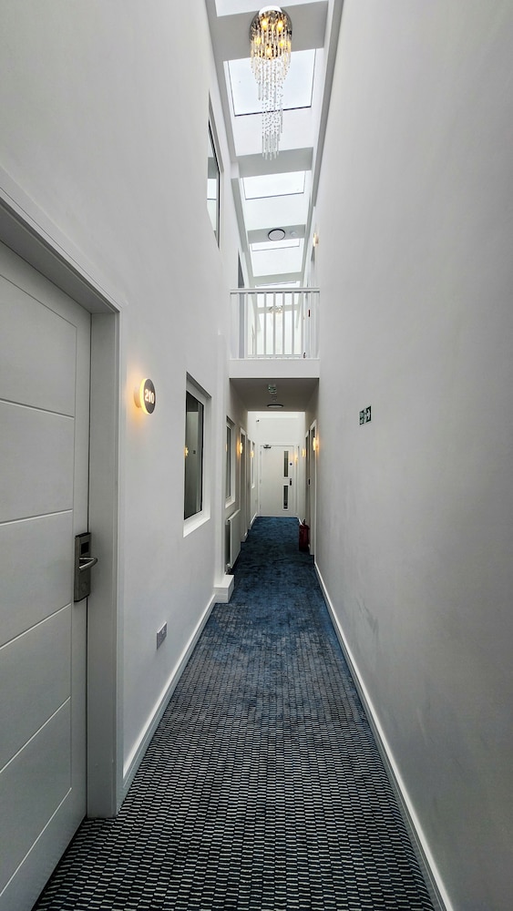 Dover Vacations - ATIS The Park Inn - Property Image 10