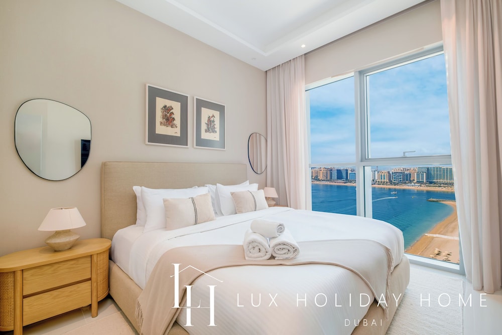 LUX The Atlantis View Luxury Beach Suite