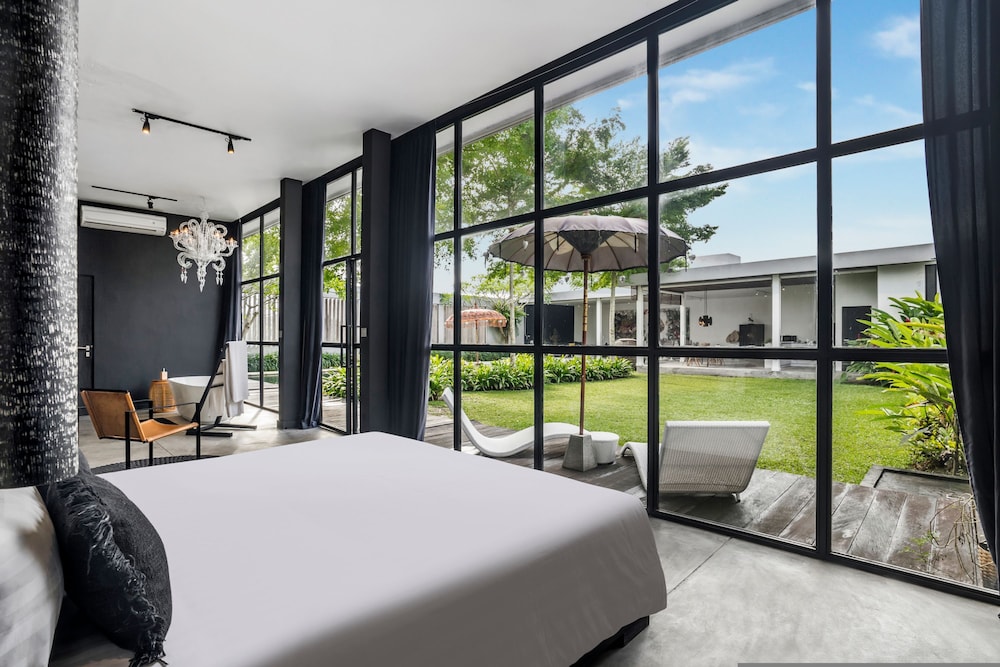 Loft Volcano by Alfred in Bali - Stylish 2 BR Loft w Pool Garden Ricefields View