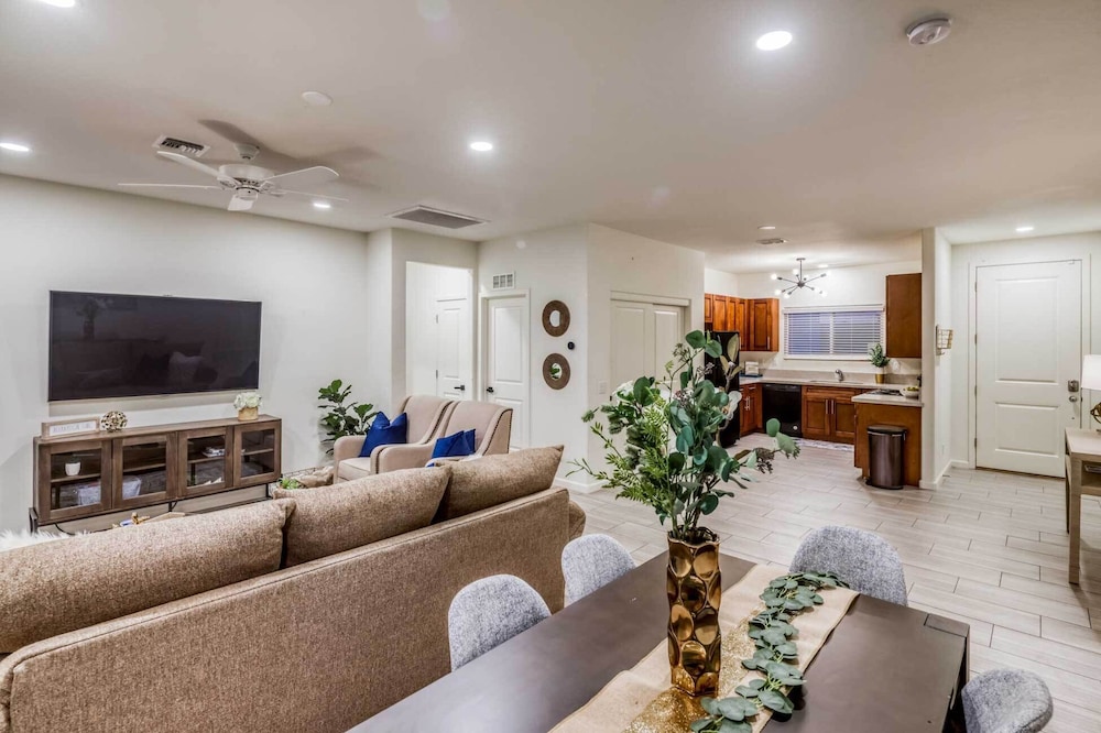 Lake Havasu City Home w/ Fire Pit ~ 2 Mi to Lake!