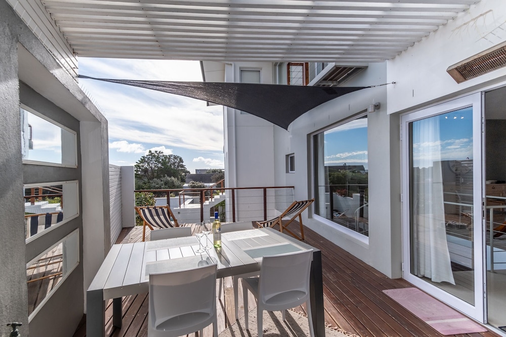 Greenways Beach House