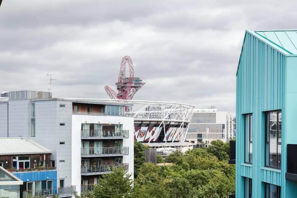 Bright 1 Bedroom Apartment in Hackney Wick With Balcony